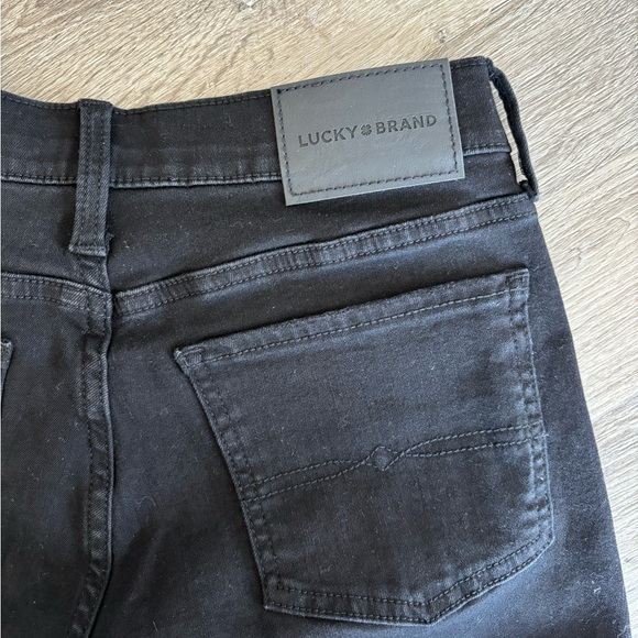 Lucky Brand Mid Rise Straight jeans - Picture 2 of 4